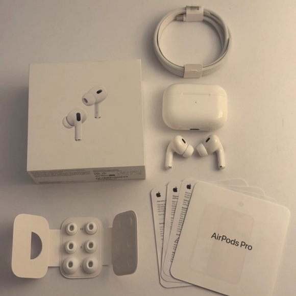 Apple AirPods Gen 2 Pro with Active Noise Cancelation